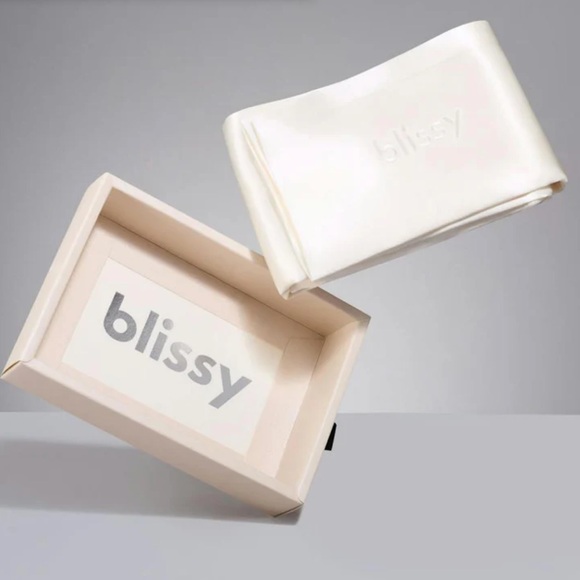 Blissy White Silk Pillowcase - Picture 1 of 5
